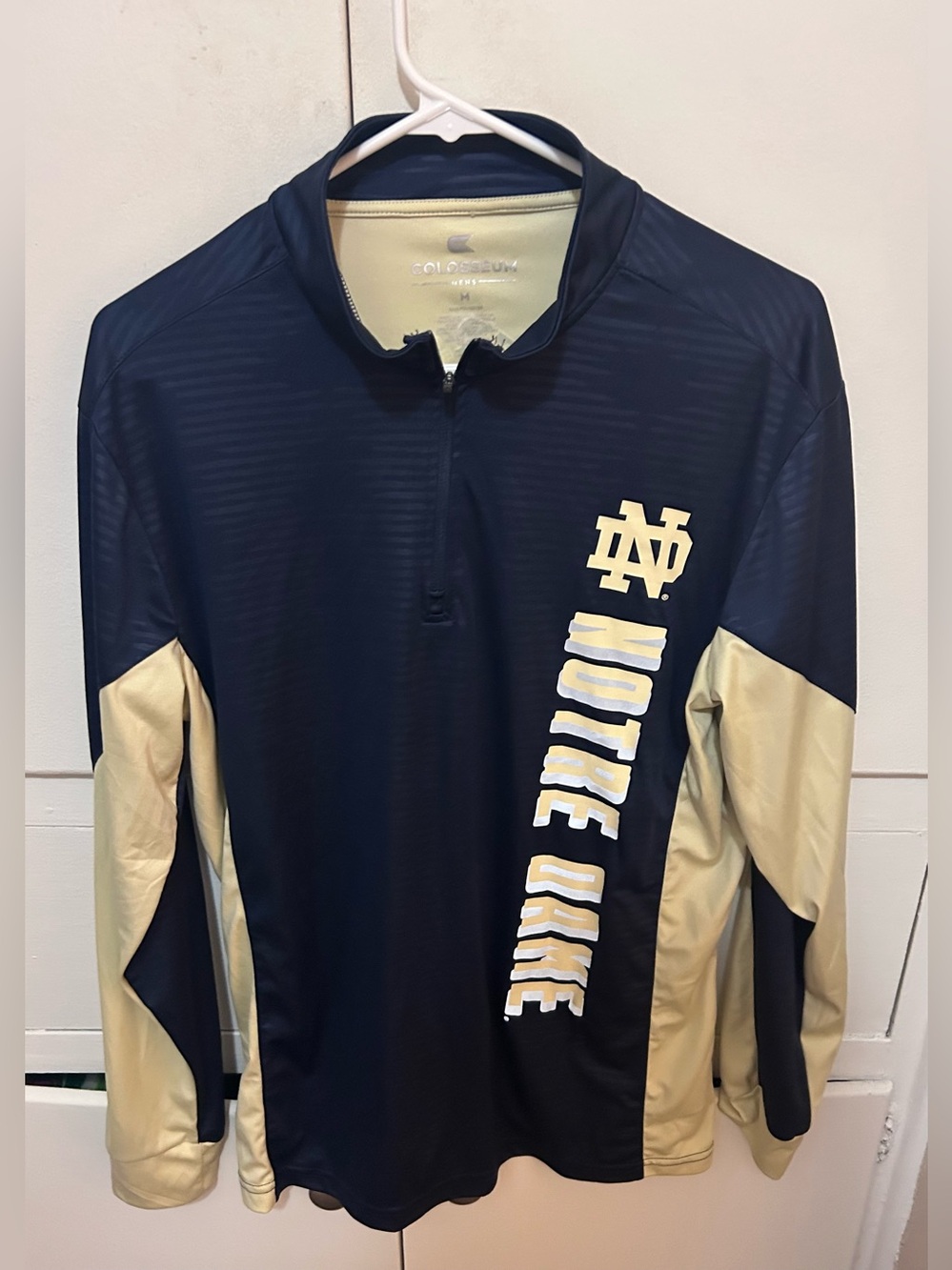 Notre Dame pullover size mens medium